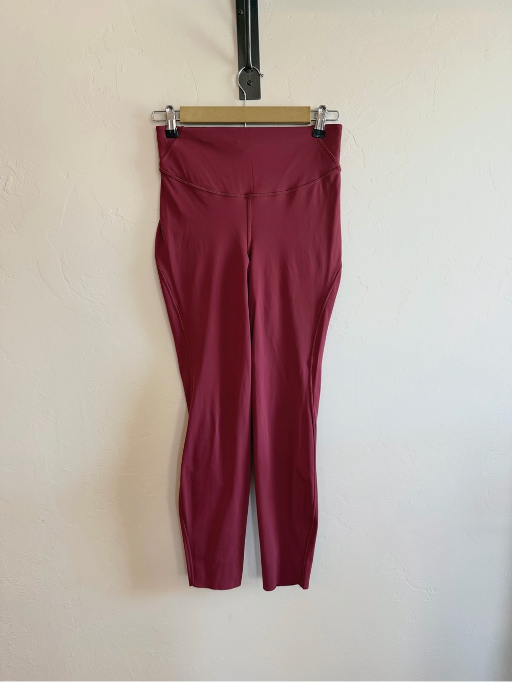 Lululemon Base Pace HR Tight 25” *Mulled Wine
